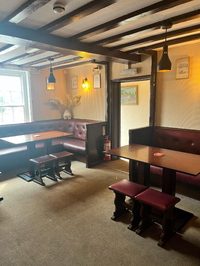 The Lion Hotel Llansantffraid-ym-Mechain Buitenkant foto